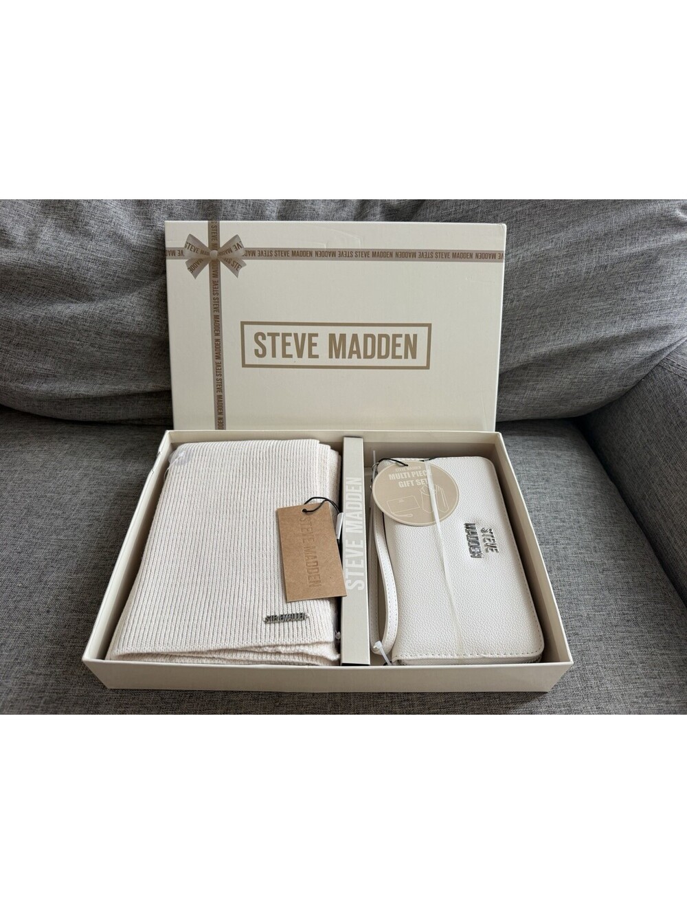 Steve Madden Vanilla Multi Piece Gift Set Wallet Scarf SMG-1100 Box New